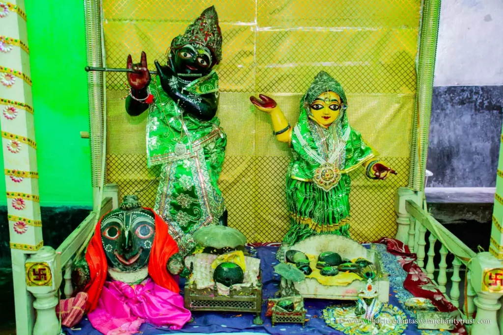 Saiyadabad – Middle Tarap – Narottama Thakura’s Deities (4)